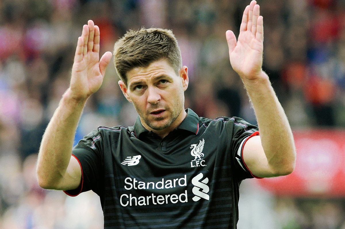 Steven Gerrard recibió un sin fin de aplausos al finalizar su último juego con el Liverpool. (Foto Prensa Libre: AP)