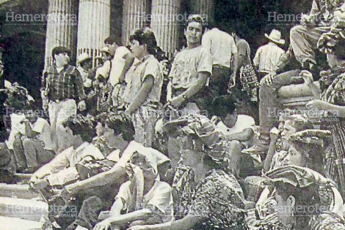 Manifestaciones frente al Palacio Nacional. (Foto: Hemeroteca PL)