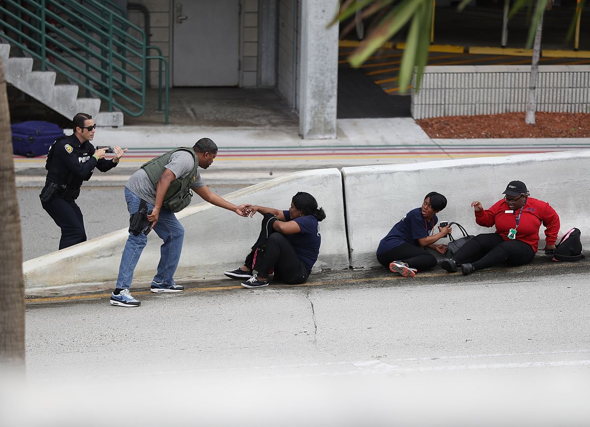 Pánico en el aeropuerto de Ford Lauderdale, Florida, EE. UU. (Foto Prensa Libre: AFP).