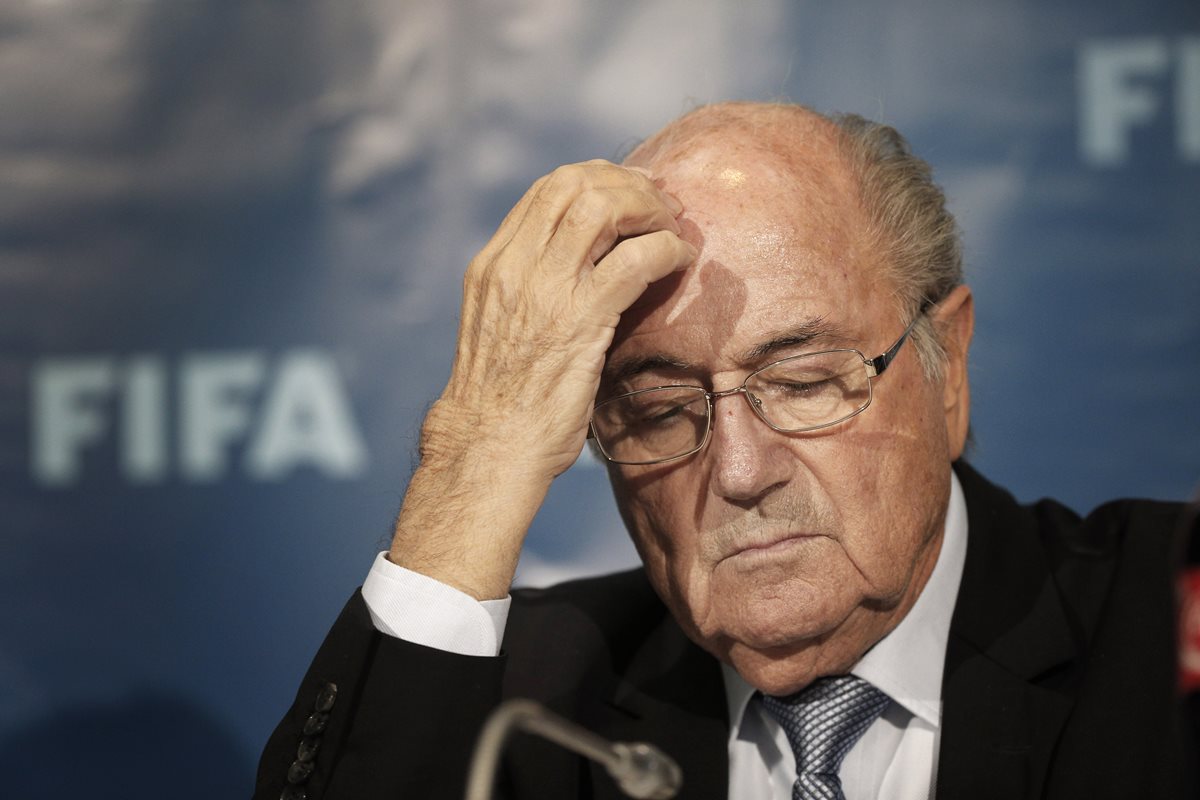 Sepp Blatter tuvo que dimitir de la presidencia de la Fifa, tras los escándalos de corrupción. (Foto Prensa Libre: AP)