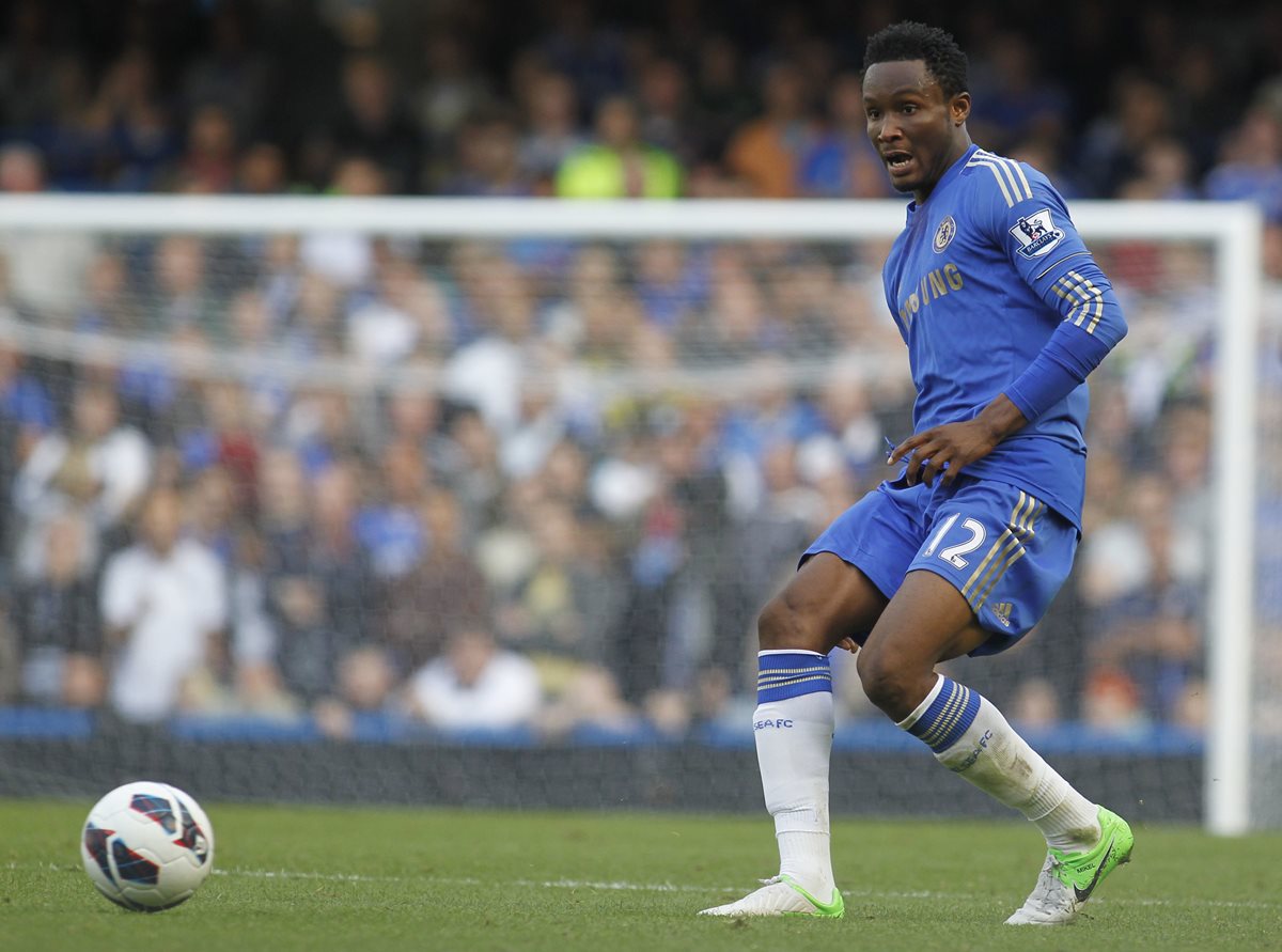 El mediocentro nigeriano John Obi Mikel, anunció su contrato con el Tianjin Teda de la Superliga China. (Foto Prensa Libre: AFP)