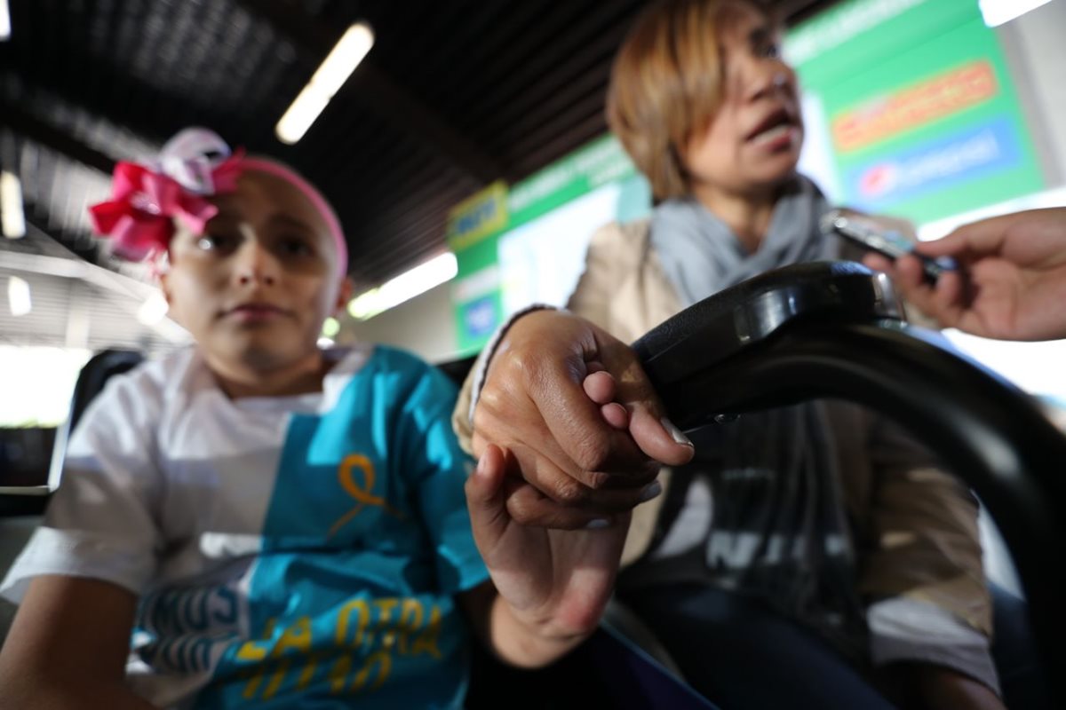 Ayuvi recibe donativo que aumenta esperanza de niños que sufren cáncer.