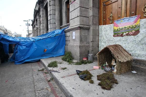 nacimiento en la puerta del Congreso.