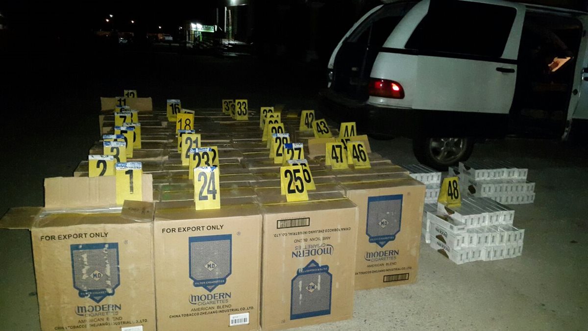 Los cigarros estaban en cajas donde los paquetes fueron guardados. (Foto Prensa Libre: Ministerio Público)