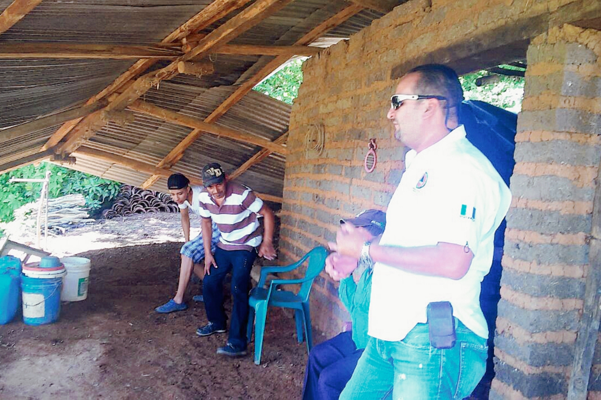 Una de las viviendas dañadas por la lluvia y viento en la aldea Trancas I, en la cabecera de Jutiapa. (Foto Prensa Libre: Óscar González)