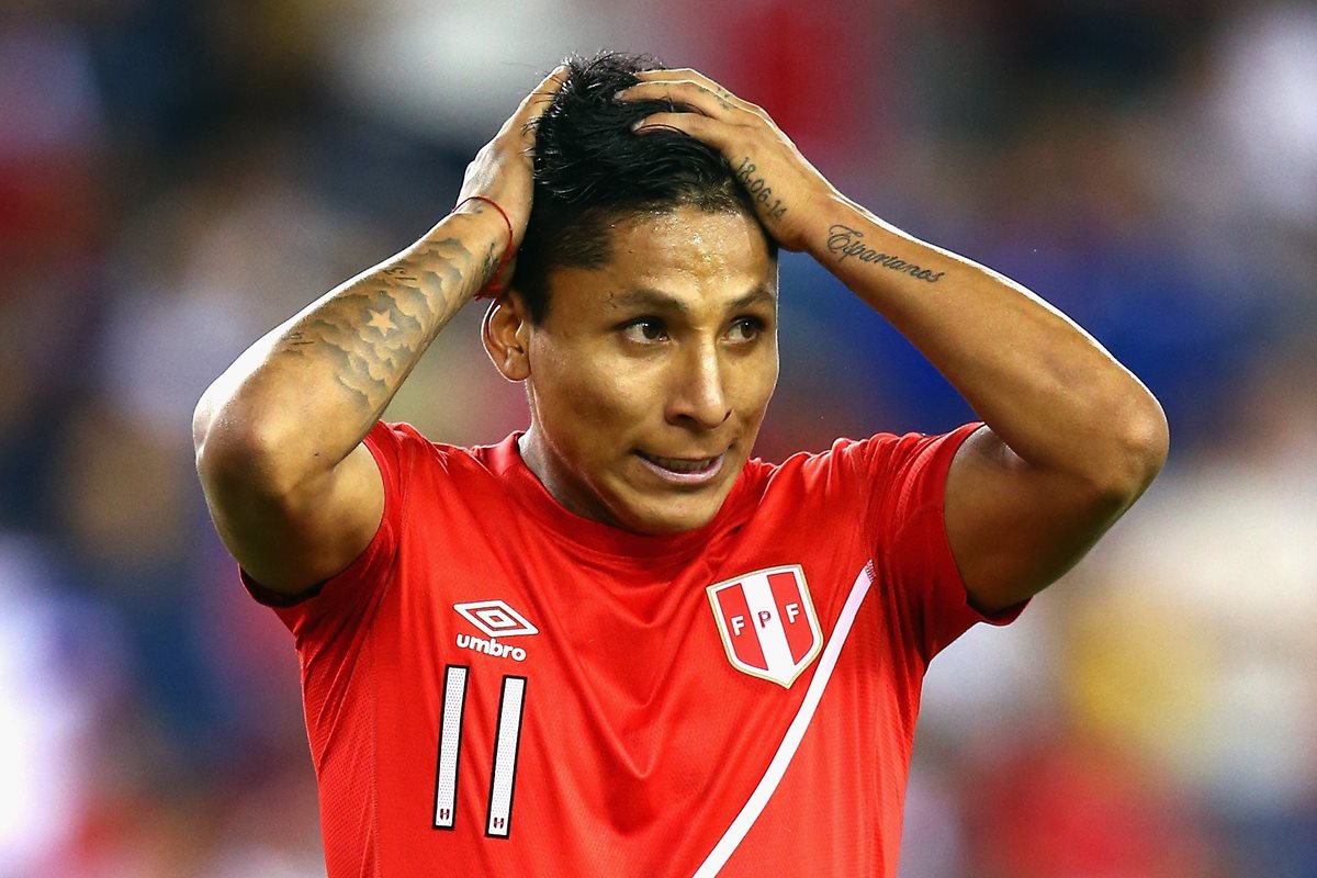 Ruidíaz eliminó a Brasil de la Copa América 2016 con un gol que quedó para la historia. (Foto Prensa Libre: AFP)