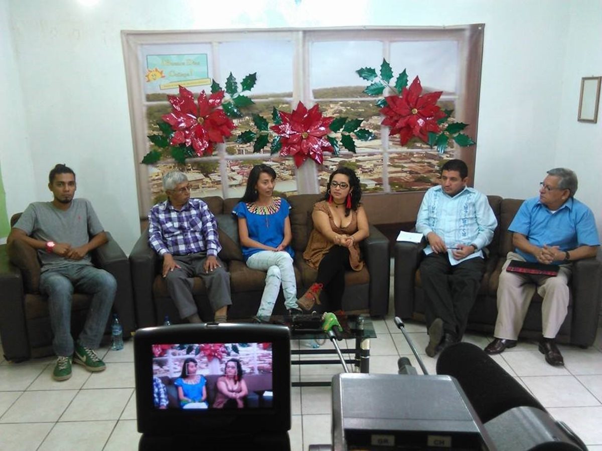 La casa de la Cultura de Cuilapa produce un programa de televisión semanal en el que se abordan temas relacionados con el arte.