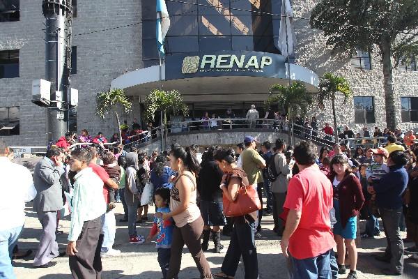 Gasto millonario en seguridad en el Renap, genera suspicacias.