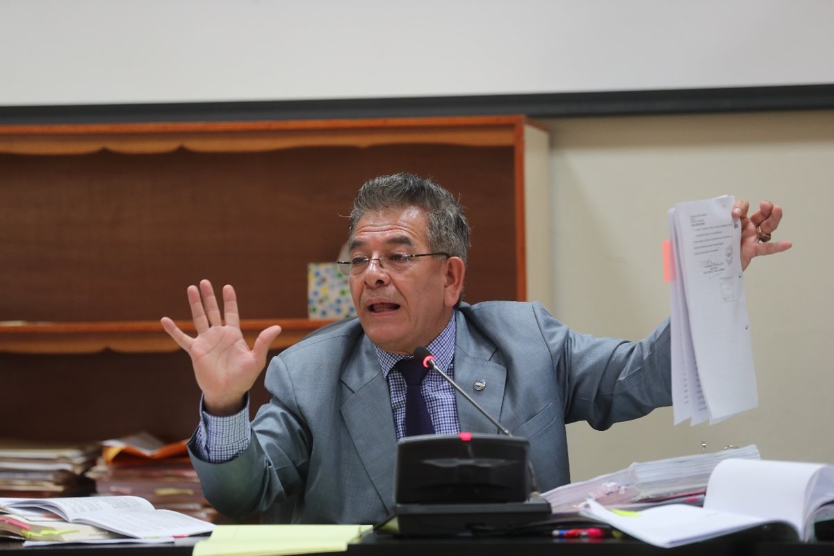 El titular del Juzgado de Mayor Riesgo B, Miguel Ángel Gálvez, durante la audiencia de etapa intermedia del caso Cancerbero. (Foto Prensa Libre: Erick Ávila)