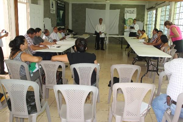 Reunión entre la PDH y alcaldes, para definir acciones para apoyar la educación sexual.