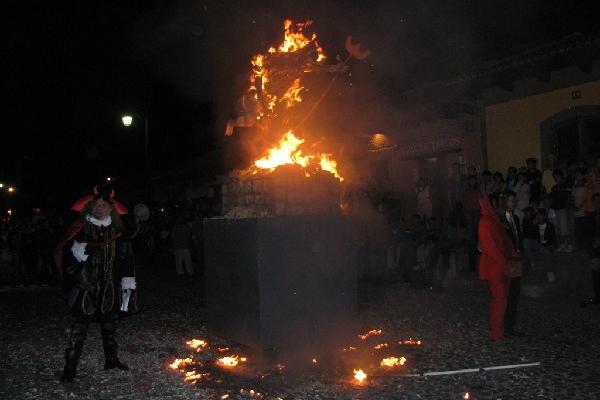 La quema del diablo gigante cumplirá 22 años de practicarse, el 7 de diciembre próximo.