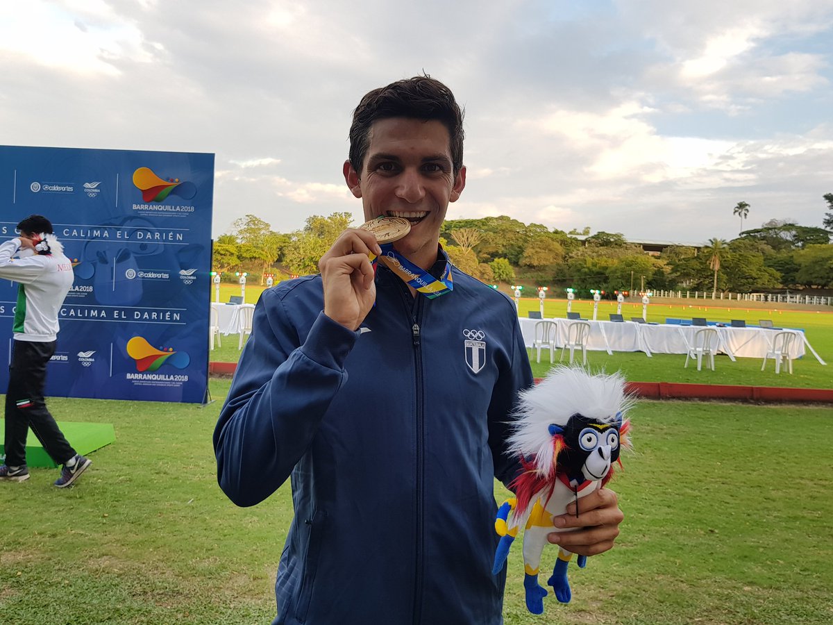 Charles Fernández al momento de ingresar a la meta en primer lugar de pentatlón moderno, en Barranquilla 2018. (Foto Prensa Libre: Cortesía COG)