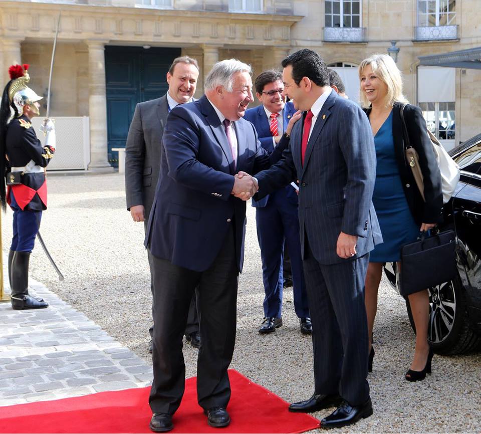 El mandatario Jimmy Morales comenzó gira francesa con una visita al senado. (Foto: Presidencia de Guatemala)