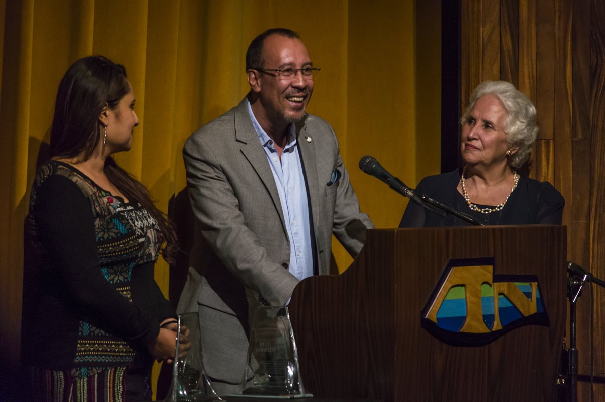 La familia de Hugo Carrillo fue reconocida.