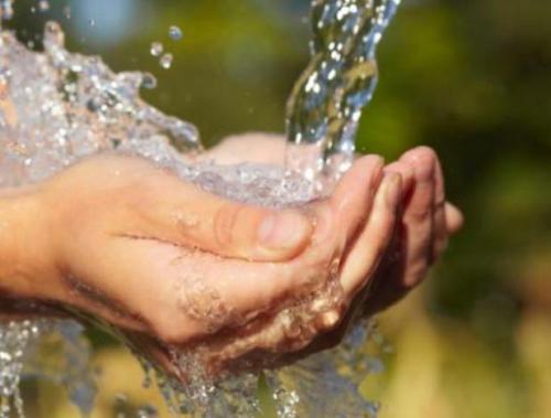 El resguardo del agua representa un ahorro para la economía y una ayuda a la conservación de ese recurso. (Foto Prensa Libre: Hemeroteca PL)