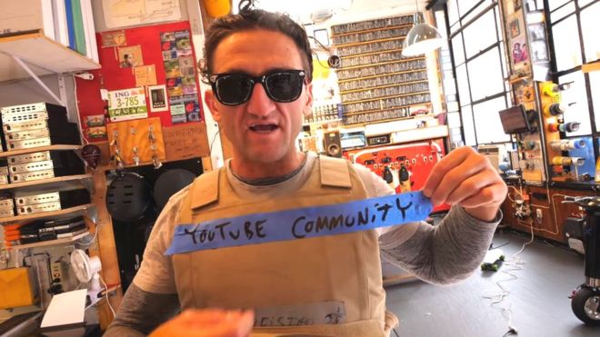 Casey Neistat es una de las populares estrellas de YouTube que ha criticado la plataforma de búsqueda de videos. (Foto: YouTube Casey Neistat)