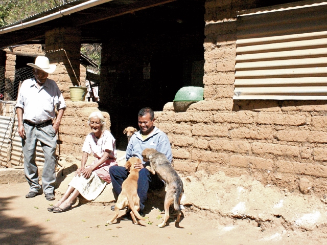 Varias Familias son afectadas por la sequía en comunidades de El Progreso. Desde el 2014, la lluvia ha sido irregular en esa área. (Foto Prensa Libre: Héctor Contreras).