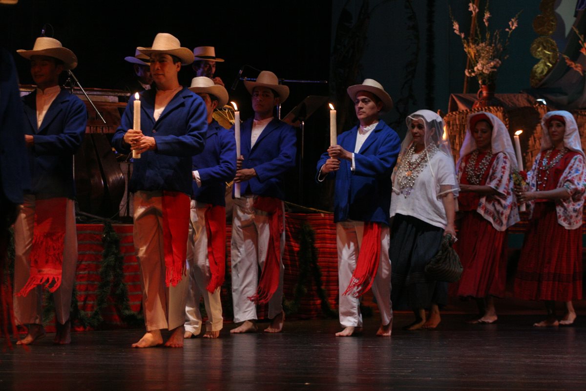 El montaje escénica de las danzas tradicionales del Paabanc, se ha convertido en un clásico del Ballet Moderno y Folclórico de Guatemala. (Foto Prensa Libre: Edwin Castro)