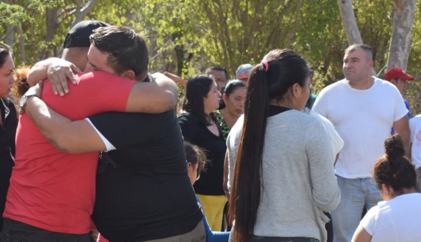 Familiares del pequeño no dan crédito de lo ocurrido. (Foto Prensa Libre: Mario Morales)