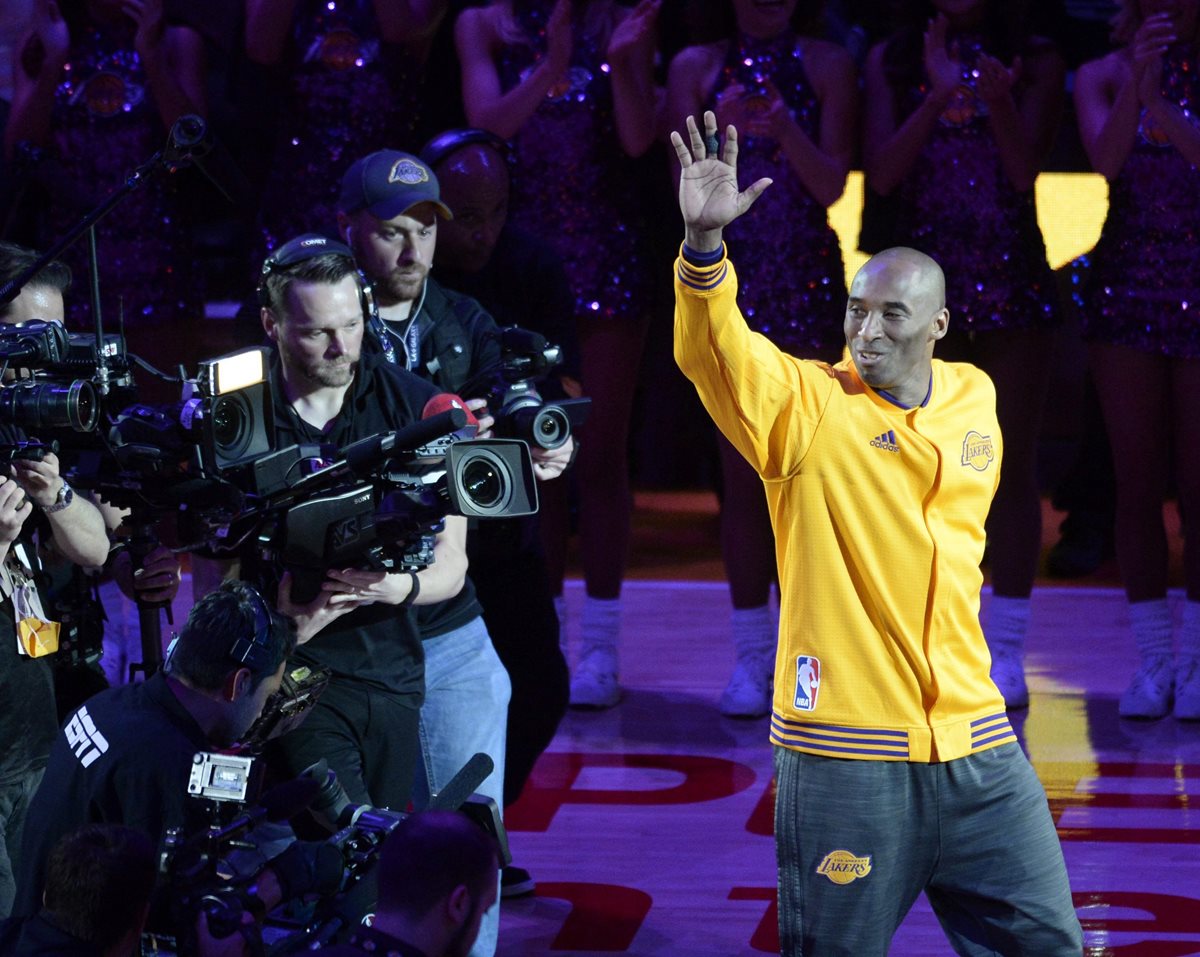 Un dia después del último partido de Kobe Bryant, la NBA emitió el jueves una carta titulada “Estimado Kobe”. (Foto Prensa Libre: AFP)