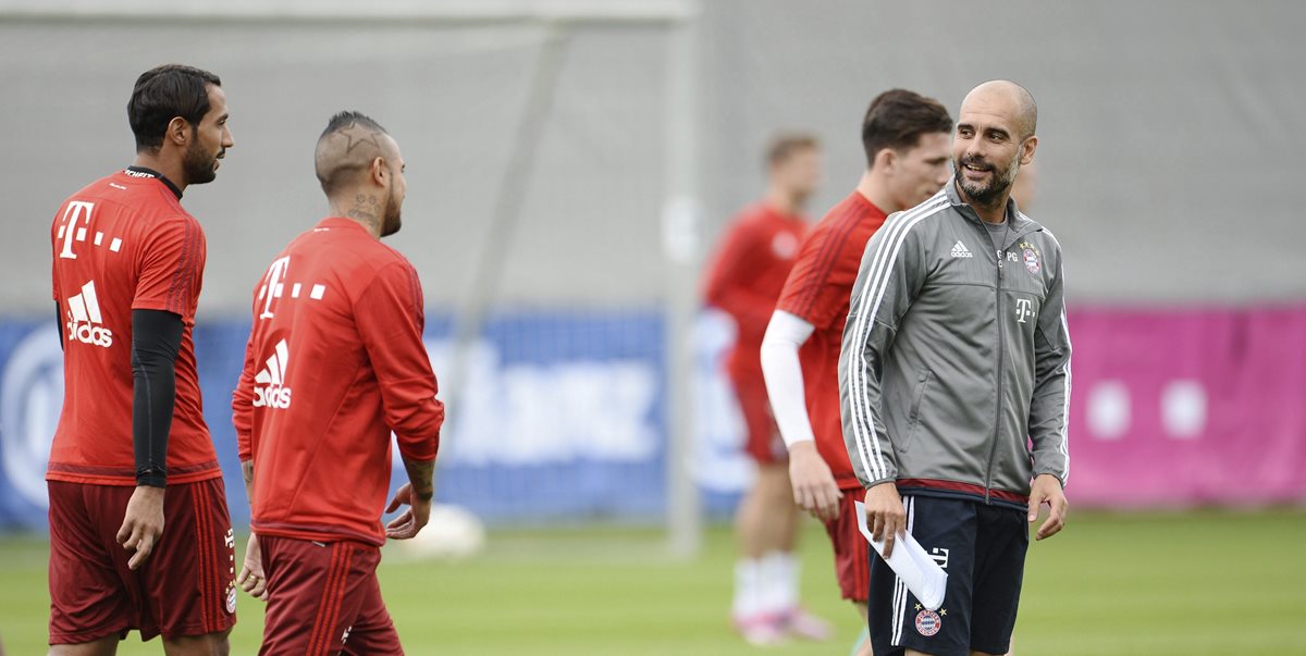 Pep Guardiola dirige al Bayern Múnich en la pretemporada, previo al inicio de las competiciones. (Foto Prensa Libre: EFE)