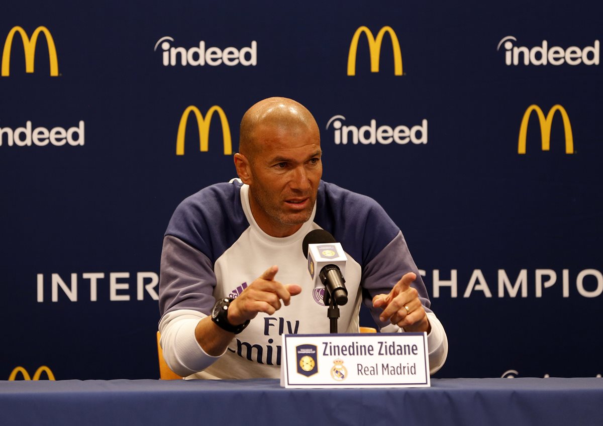 El técnico francés Zinedine Zidane dijo que espera poner a su mejor equipo en el partido contra el Bayern. (Foto Prensa Libre: EFE)