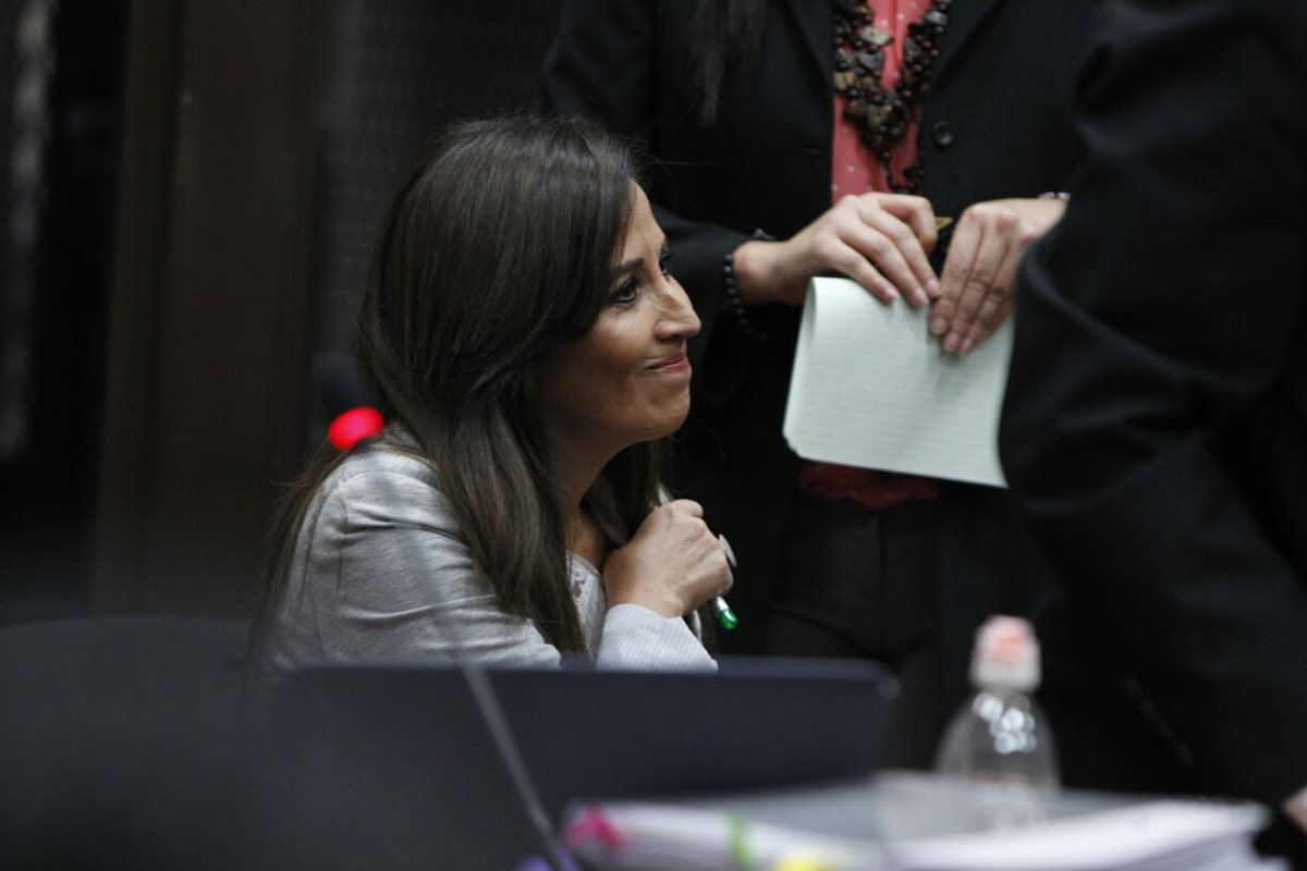 vivian Urízar en el Juzgado de Mayor Riesgo B, para la audiencia de primera declaración. (foto Prensa Libre: Paulo Raquec)