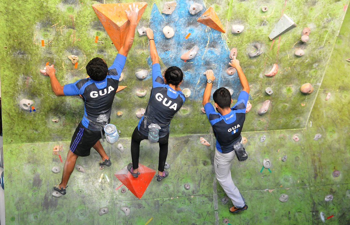 Los atletas entrenan en Santa Rosa y en el muro de escalada en el gimnasio Polideportivo en zona 5.