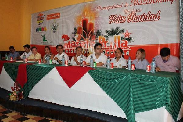 Organizadores brindan detalles de la actividad navideña.