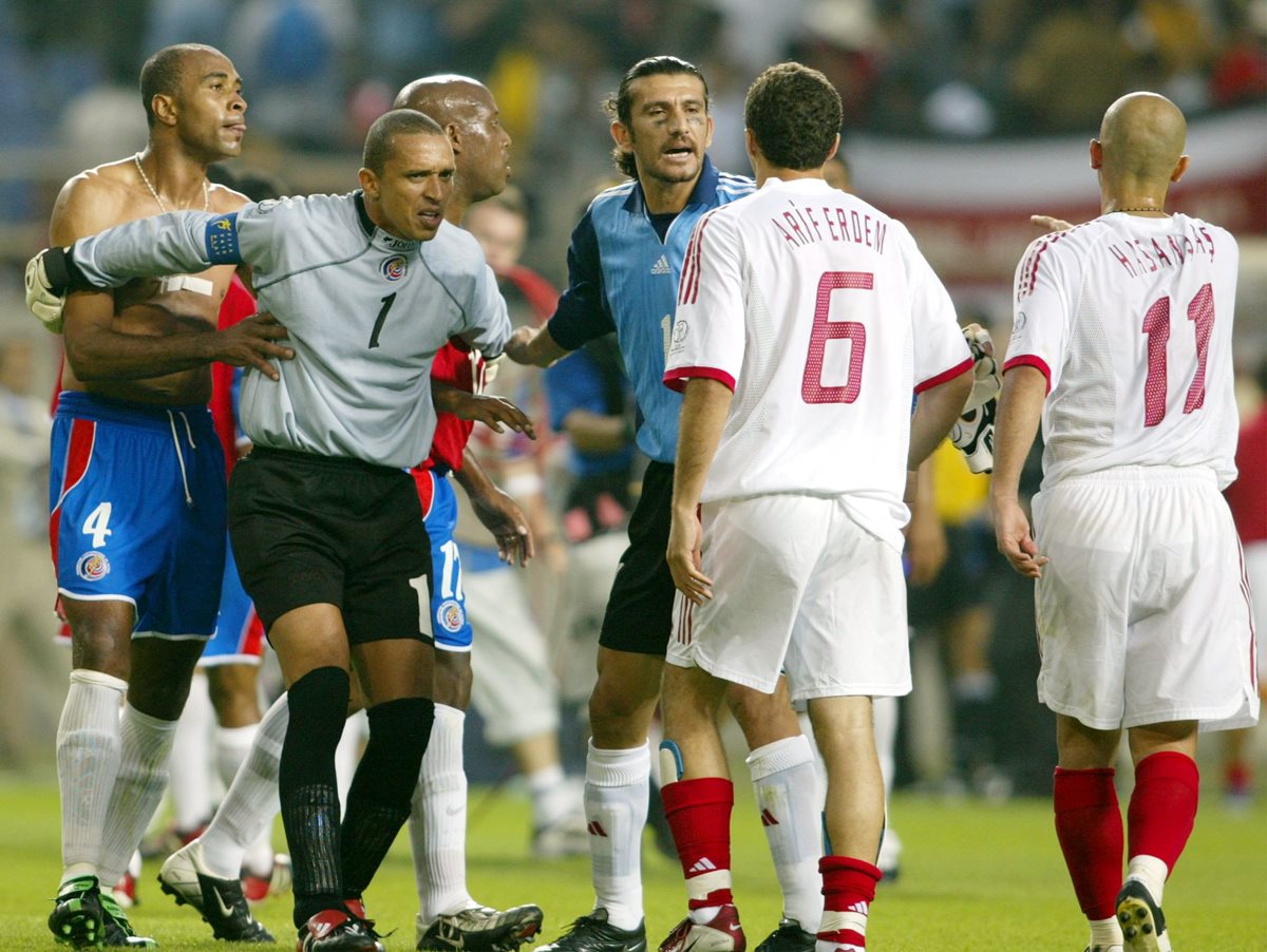 Exjugadores de la selección de Turquía son buscados por su involucramiento en el golpe de estado. (Foto Prensa Libre: AFP)