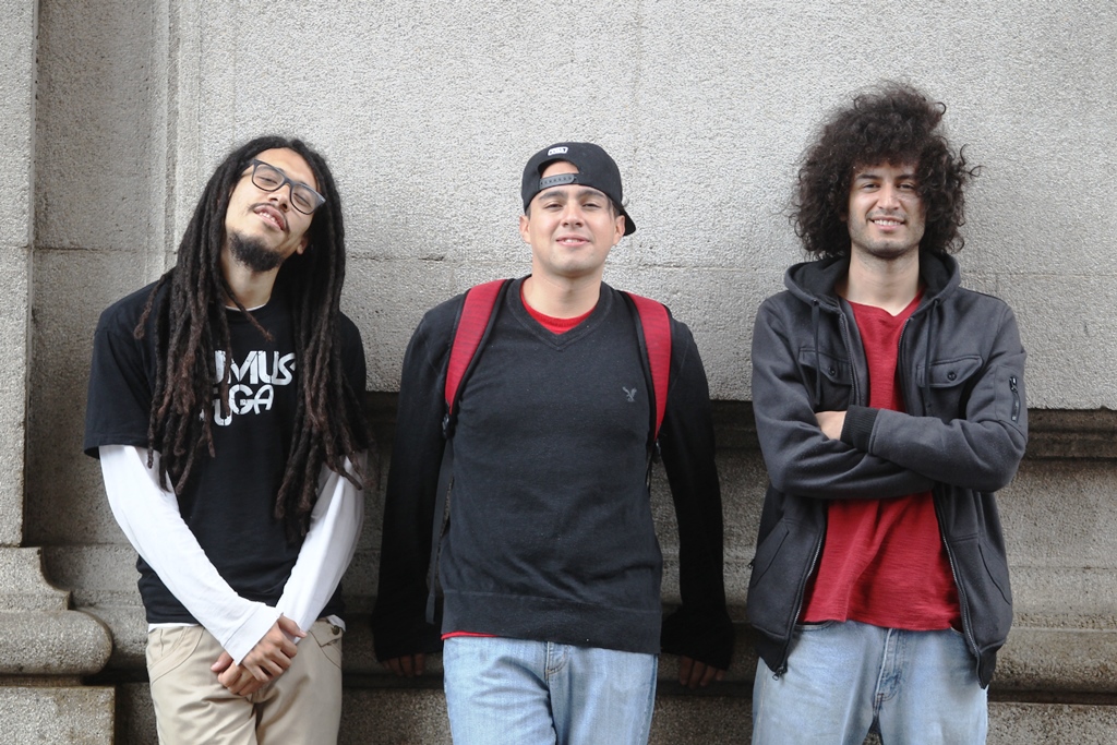Johan Regalado, Darvin Cabrera y César Roulet, integran el grupo guatemalteco que interpreta temas con estilo fusión progresivo. (Foto Prensa Libre: Keneth Cruz)