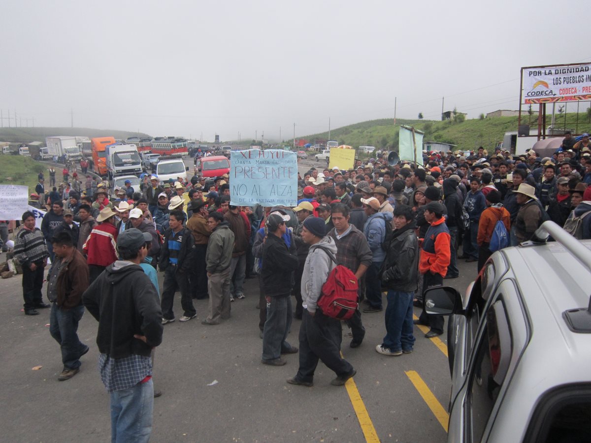 Bloqueos y protestas tienen origen en la desigualdad, según informe. (Foto Prensa Libre: Hemeroteca PL)