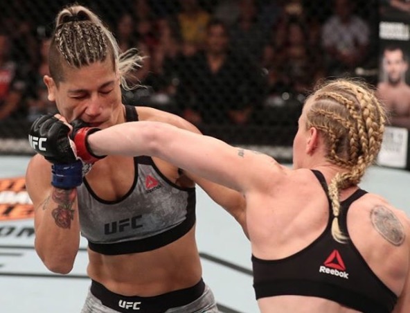 Valentina Shevchenko fue muy superior a Priscila Cachoeira en un combate que quedará para la historia. (Foto Prensa Libre: Instagram de Dana White)