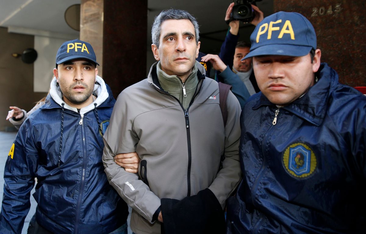 Julio De Vido exministro argentino arresto junto con varios otros exfuncionarios y empresarios en el marco de un nuevo escándalo de soborno. (AFP).
