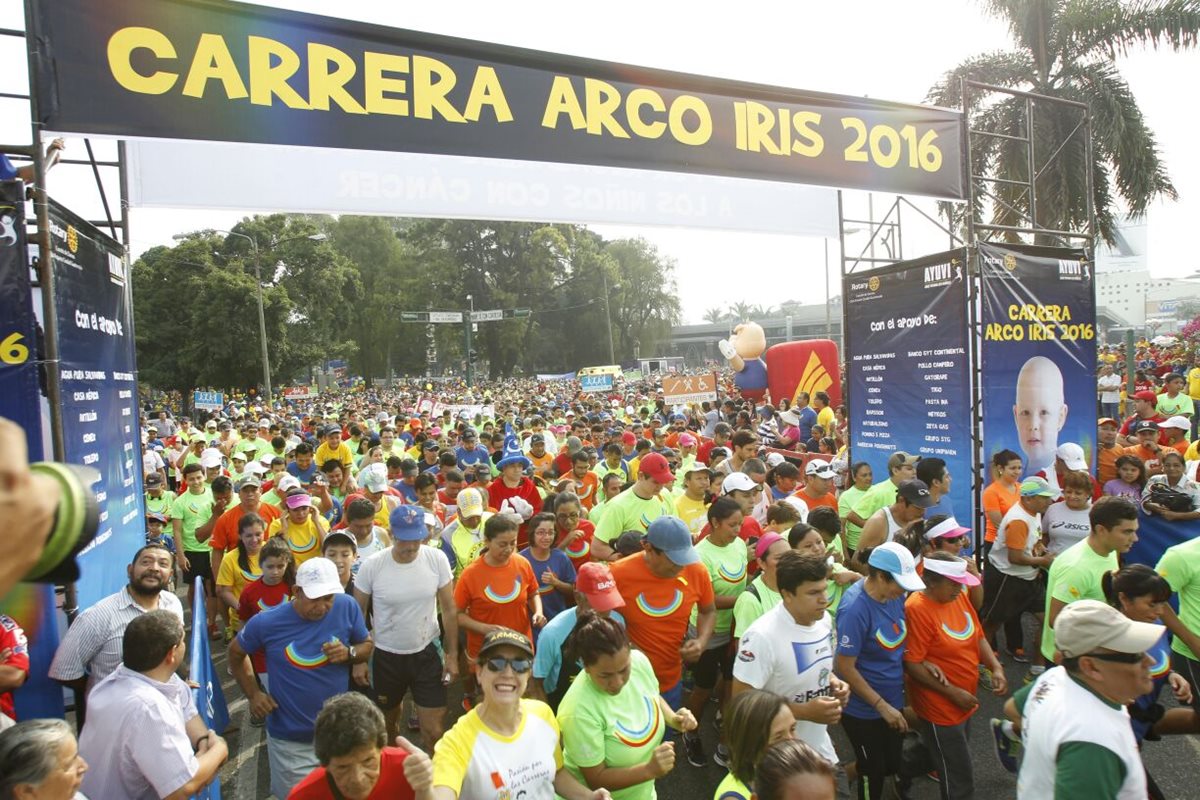 Guatemaltecos corren por los niños con cáncer. (Foto Prensa Libre: Paulo Raquec)