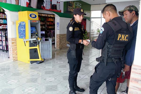 Dispensadores registran masiva afluencia de usuarios. (Foto PL: Hemeroteca)