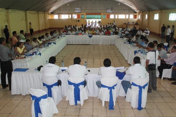 Reunión de Codede en la que  se aprobó la nueva distribución de fondos.