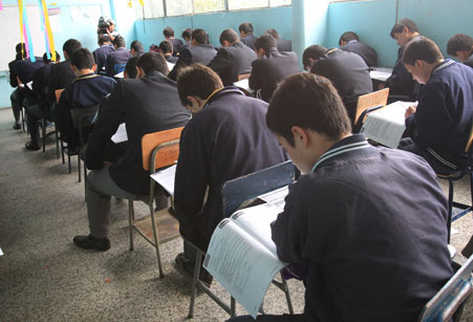 El Mineduc carece de un mecanismo para exigir una mejora en la calidad educativa a los colegios que aparezcan mal evaluados en esta prueba. (Foto Prensa Libre: Estuardo Paredes)