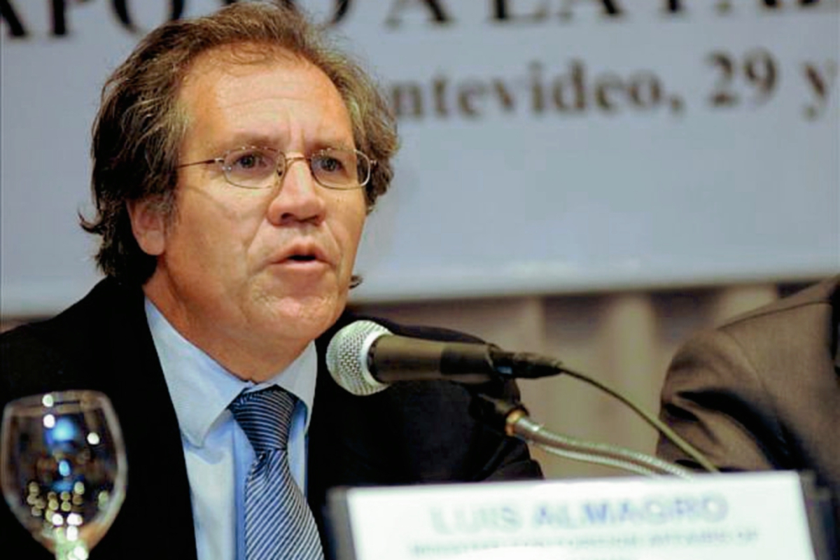 El secretario general de la Organización de Estados Americanos (OEA) , Luis Almagro, al presentar el informe. (Foto Prensa Libre:AP)