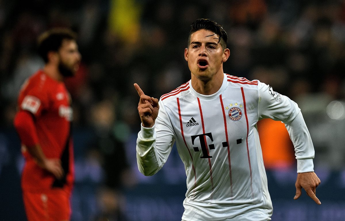 James Rodríguez festeja después de marcar con el Bayern Múnich ante el Bayer Leverkusen. (Foto Prensa Libre: AFP)