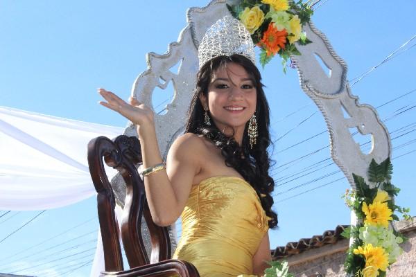 Rosa Gudiel es la Reina de la Feria.