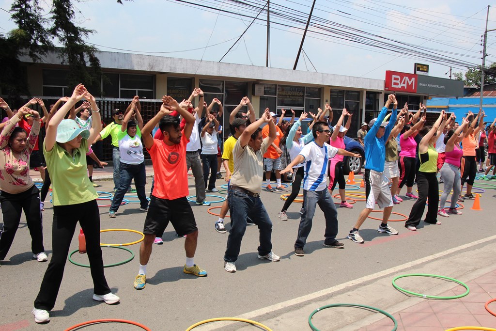 Empleados de Educación participan en el Día del Desafío en Cobán. (Foto Prensa Libre: Eduardo Sam).