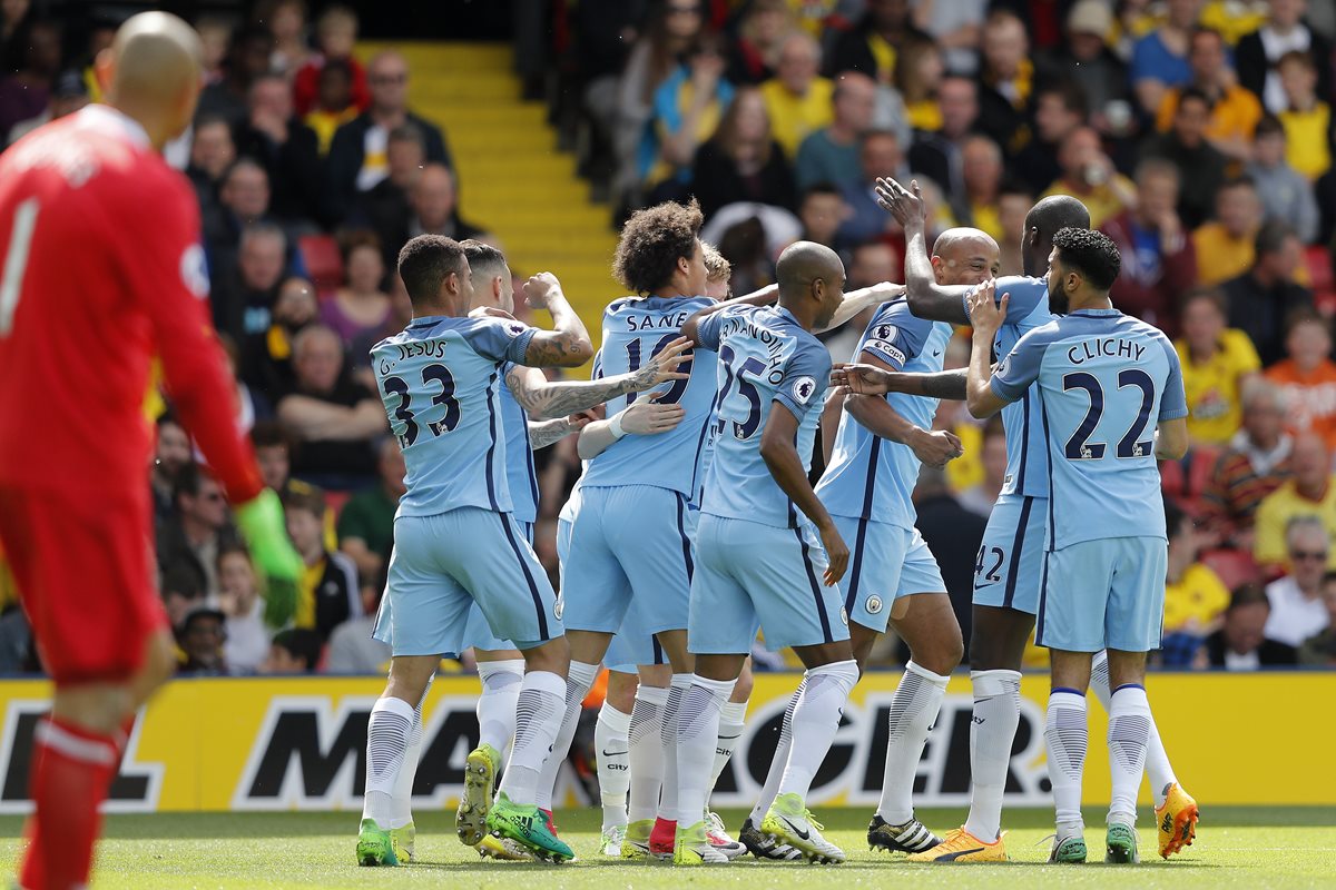 El Mánchester City se clasificó para la Liga de Campeones de Europa 2017 - 2018. (Foto Prensa Libre: AFP).