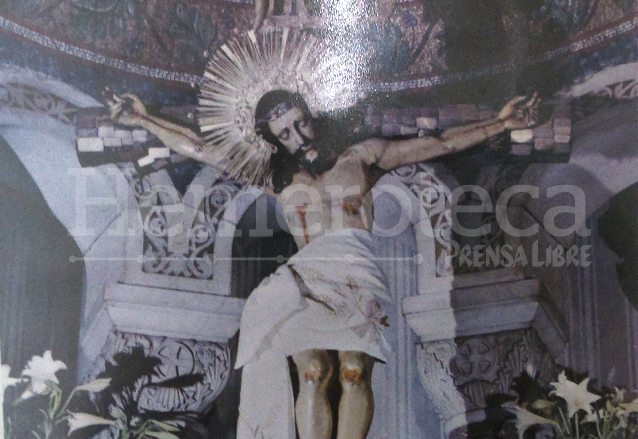 El Señor de las Misericordias en su altar antes de 1976. (Foto: Hemeroteca PL)