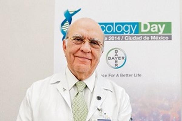 El oncólogo Jaime de la Garza participó como especialista en el Oncology Day, en Ciudad de México. (Foto Prensa Libre: Áxel Vicente)