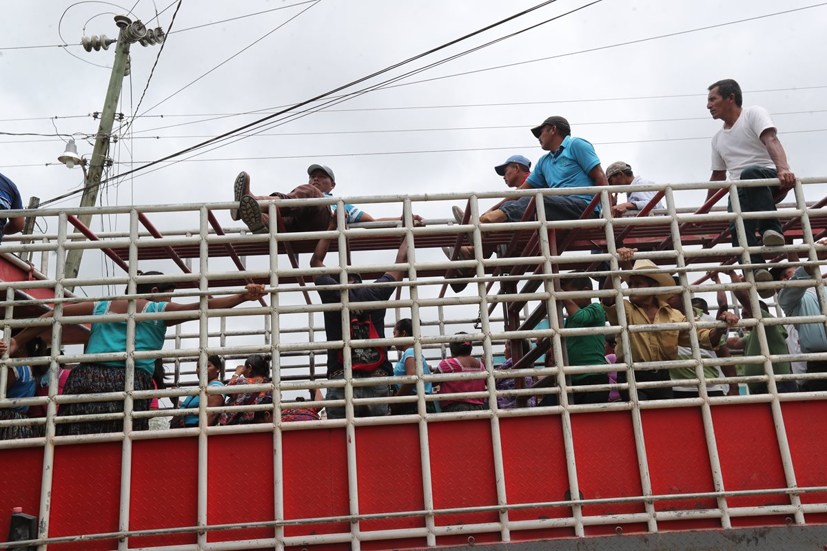 En la Aldea Jovente de San Luis, Petén, parte de la zona de adyacencia con Belice, la convocatoria de la Consulta Popular tuvo buena respuesta por la mañana.