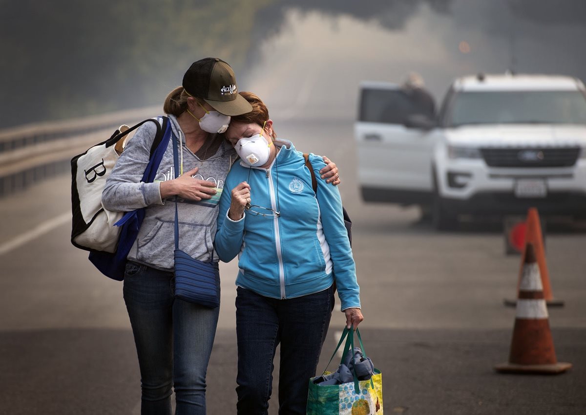 Otro factor que ha ayudado al combate de los incendios es la baja de las temperaturas.