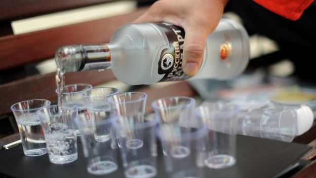 ¿Sabías que 'vodka' significa agua? Bueno un poco de agua... GETTY IMAGES