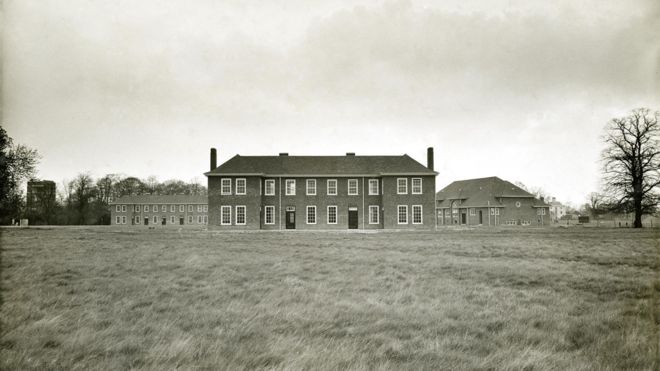 Los dormitorios de los pacientes del hospital psiquiátrico de Aston Hall. (NOTTINGHAM CITY COUNCIL/PICTURETHEPAST.ORG)