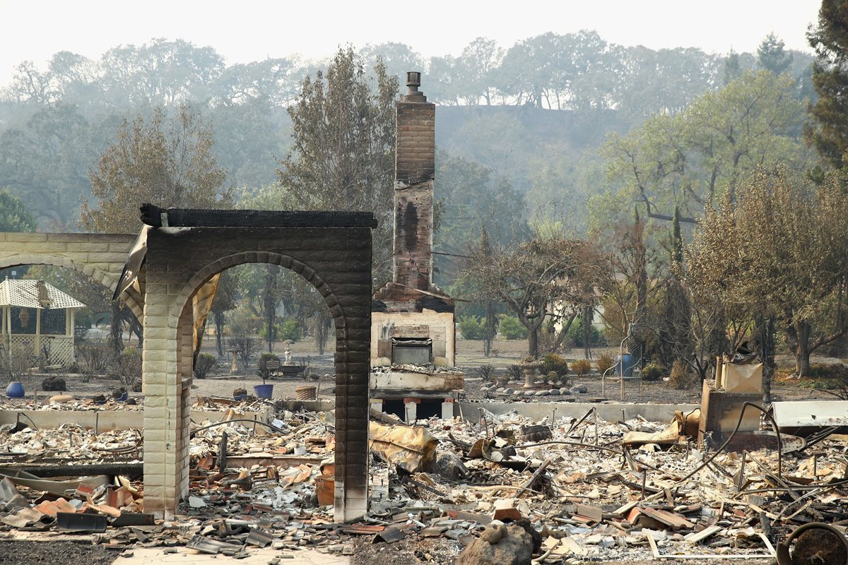 El viento ha perdido fuerza en California y esto ha ayudado a sofocar los incendios.